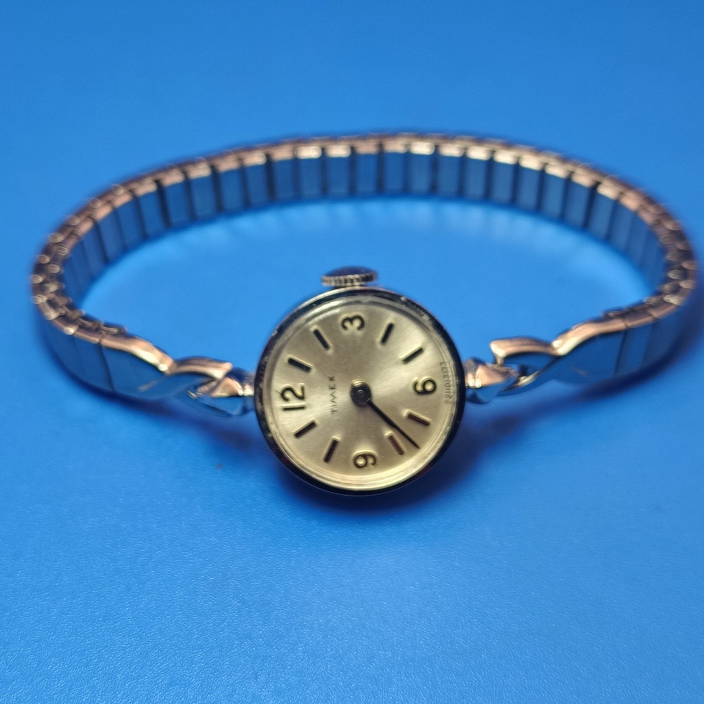 Vintage Timex Mechanical Wind 18mm Women's Quartz Watch Stretch Bracelet