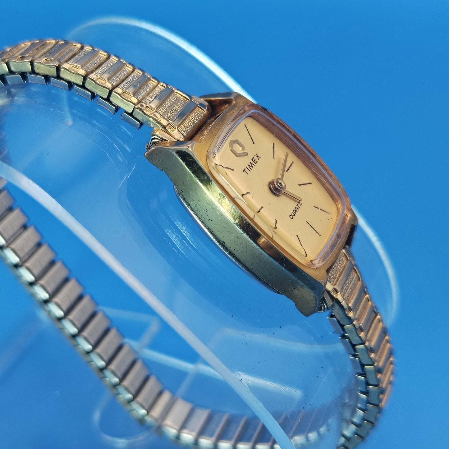 Vintage 1974 Timex Electronic Set 20mm Women's Quartz Watch Stretch Bracelet