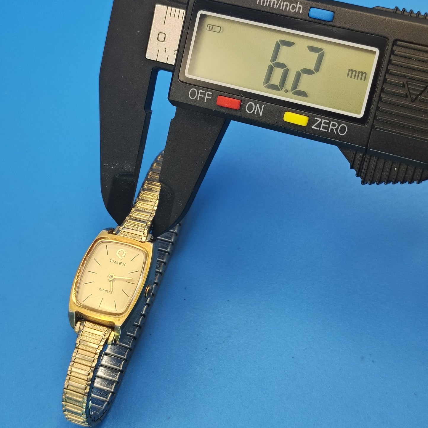 Vintage 1974 Timex Electronic Set 20mm Women's Quartz Watch Stretch Bracelet