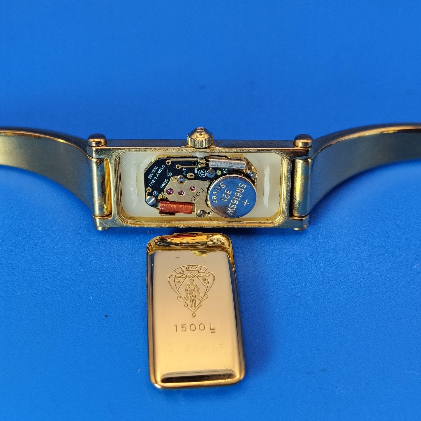 Vintage 1989 Gucci 1500L Authentic Swiss Made 24mm Women's Quartz Luxury Watch Bangle NOS New Never Worn