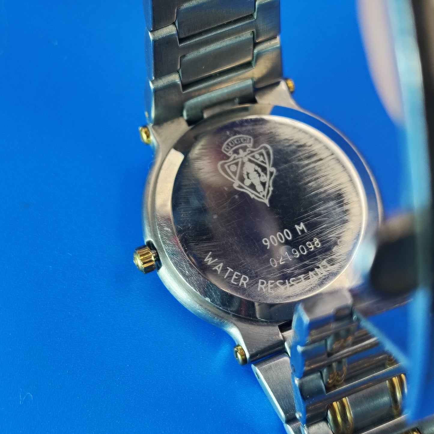 Vintage 1987 Gucci 9000M Swiss Mens/ Unisex Quartz Luxury Watch Fits Wrist Size 6.25+ Extra Link