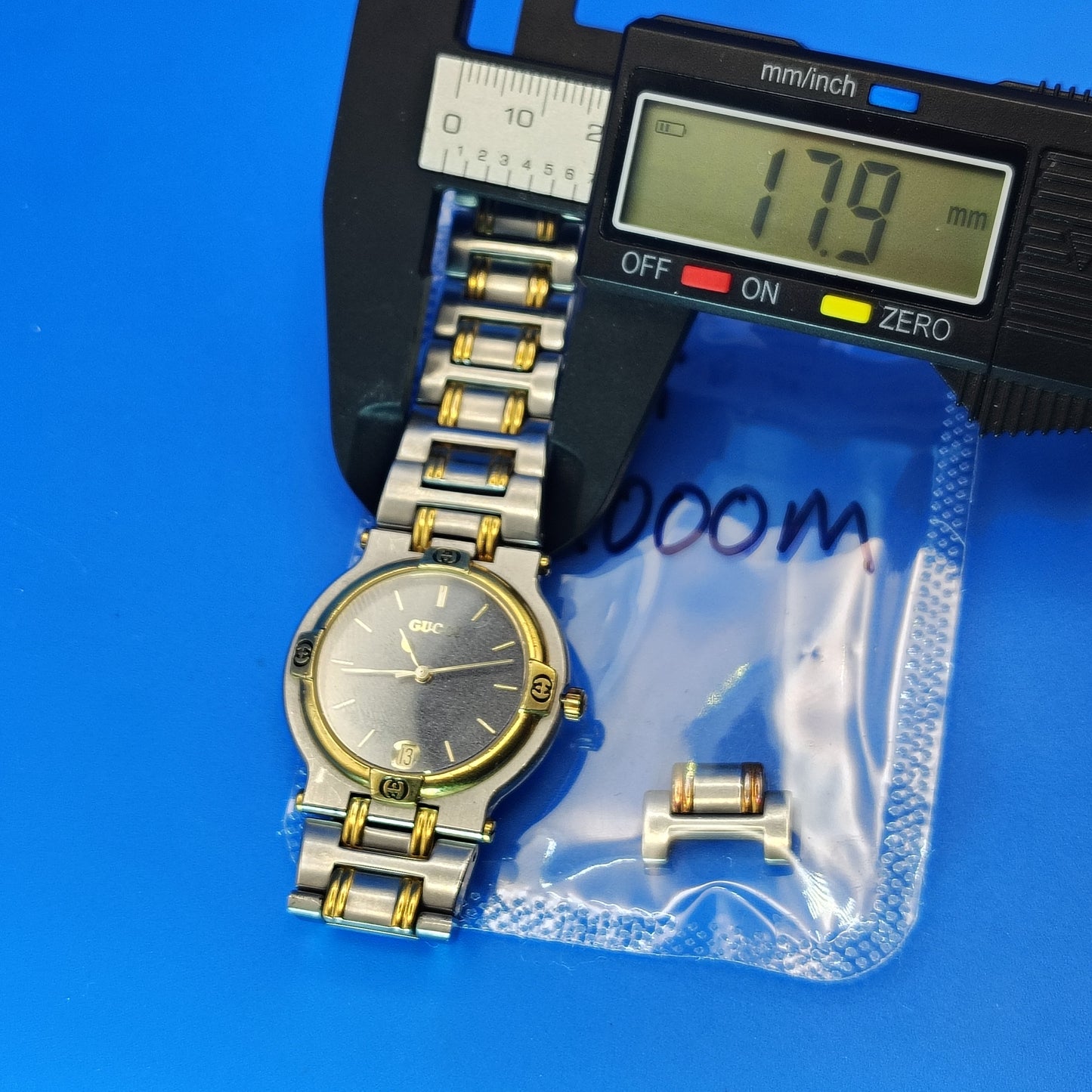 Vintage 1987 Gucci 9000M Swiss Mens/ Unisex Quartz Luxury Watch Fits Wrist Size 6.25+ Extra Link