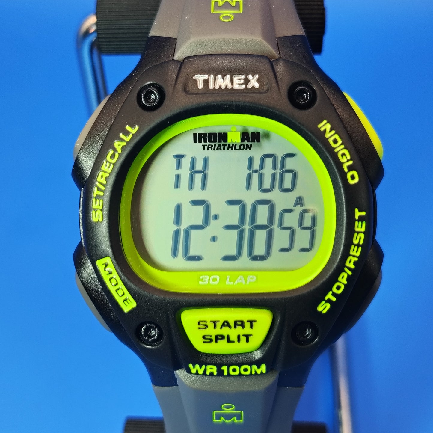 Vintage 2005 Timex Ironman Triathlon Indiglo 40mm Mens Digital Quartz Sports Watch 100M WR