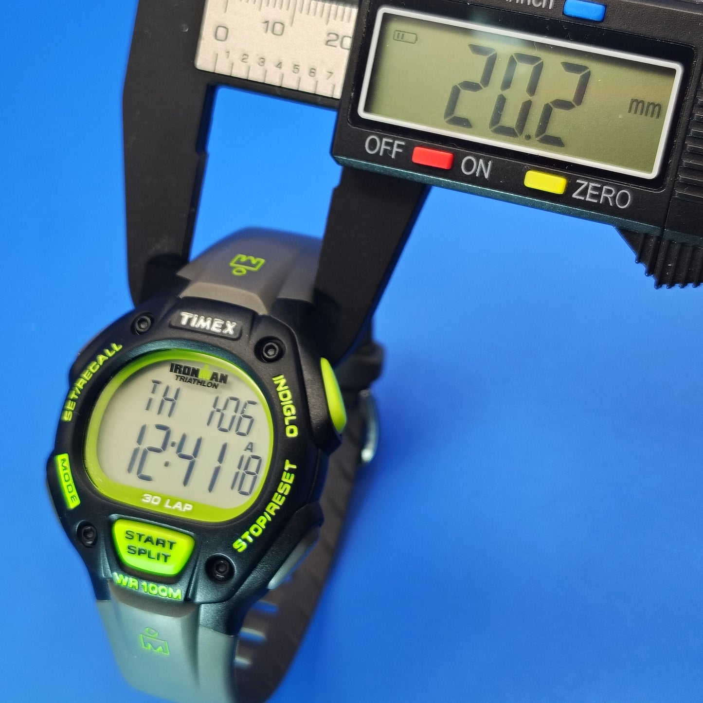 Vintage 2005 Timex Ironman Triathlon Indiglo 40mm Mens Digital Quartz Sports Watch 100M WR