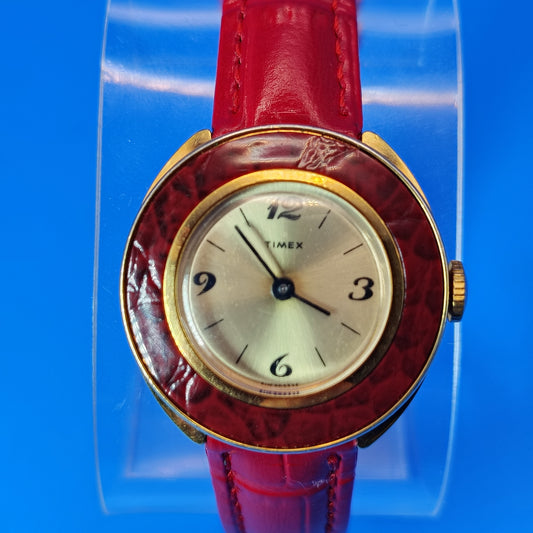 Vintage 1974 Timex Mechanical Wind 27mm Women's Watch New Leather Strap Size 4-6.75