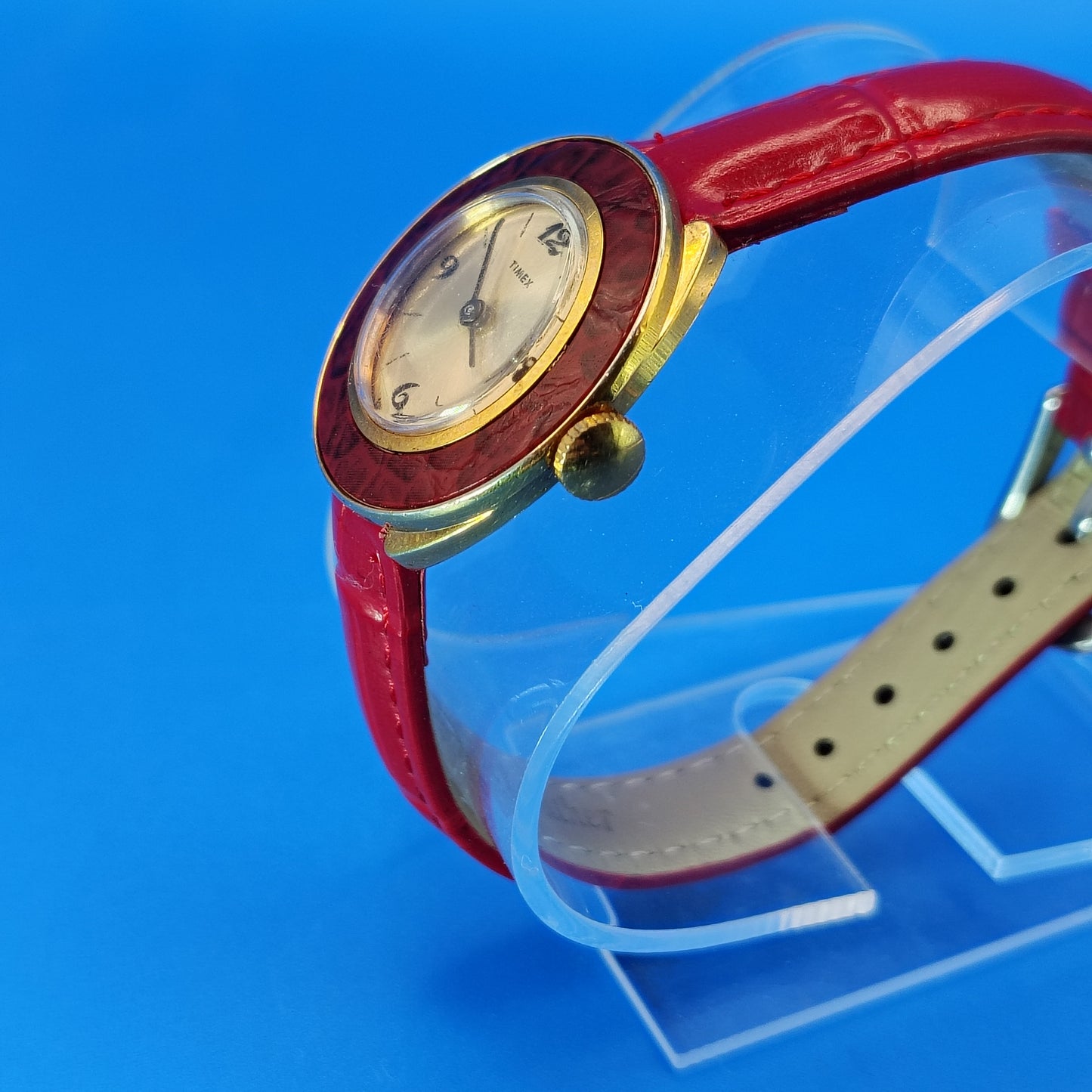 Vintage 1974 Timex Mechanical Wind 27mm Women's Watch New Leather Strap Size 4-6.75