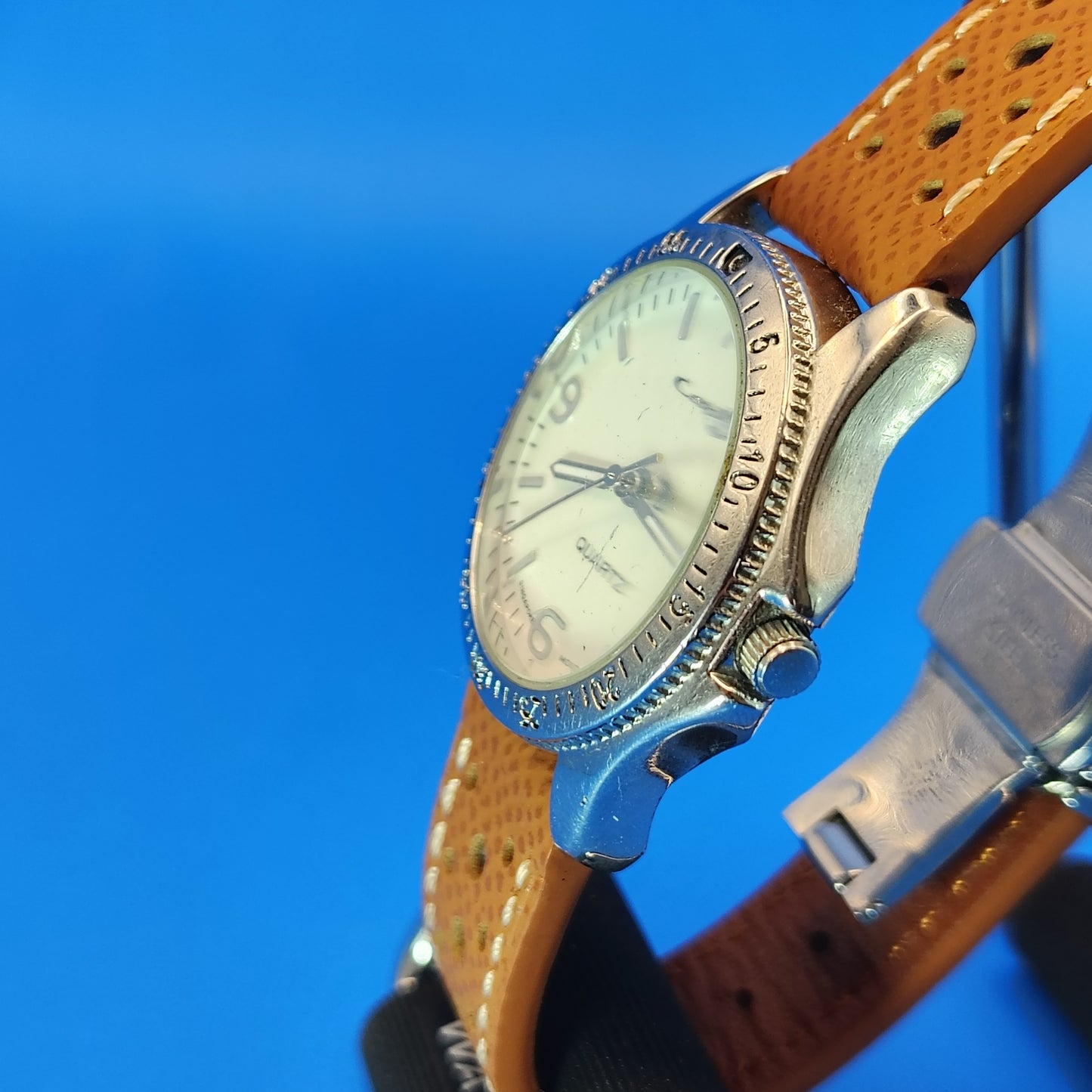 Vintage Captain 33mm Mens Quartz Watch New Leather Strap with Stainless Deployment Clasp Size 5-7.5 adjustable