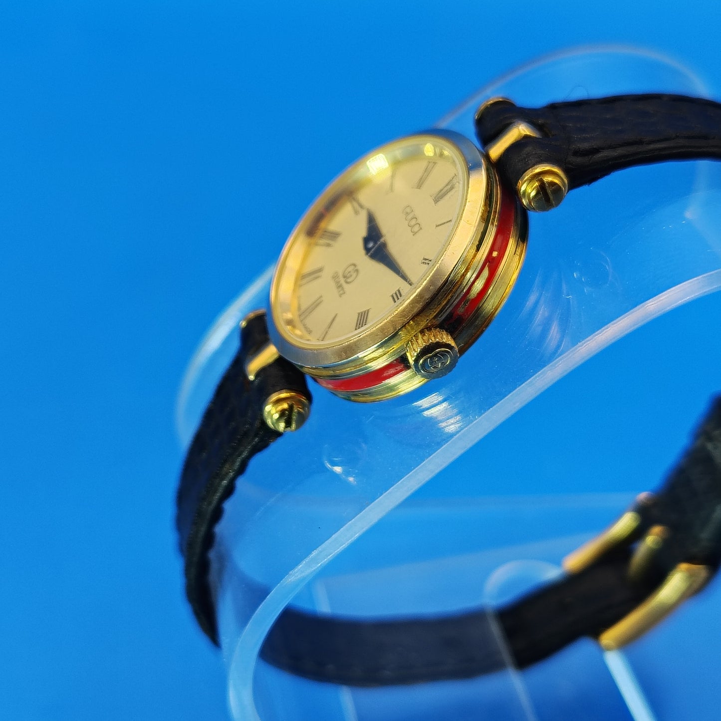 Vintage 1987 Gucci 4.85 Authentic Swiss Made 21mm Women's Luxury Quartz Watch Exotic Lizard Skin Band