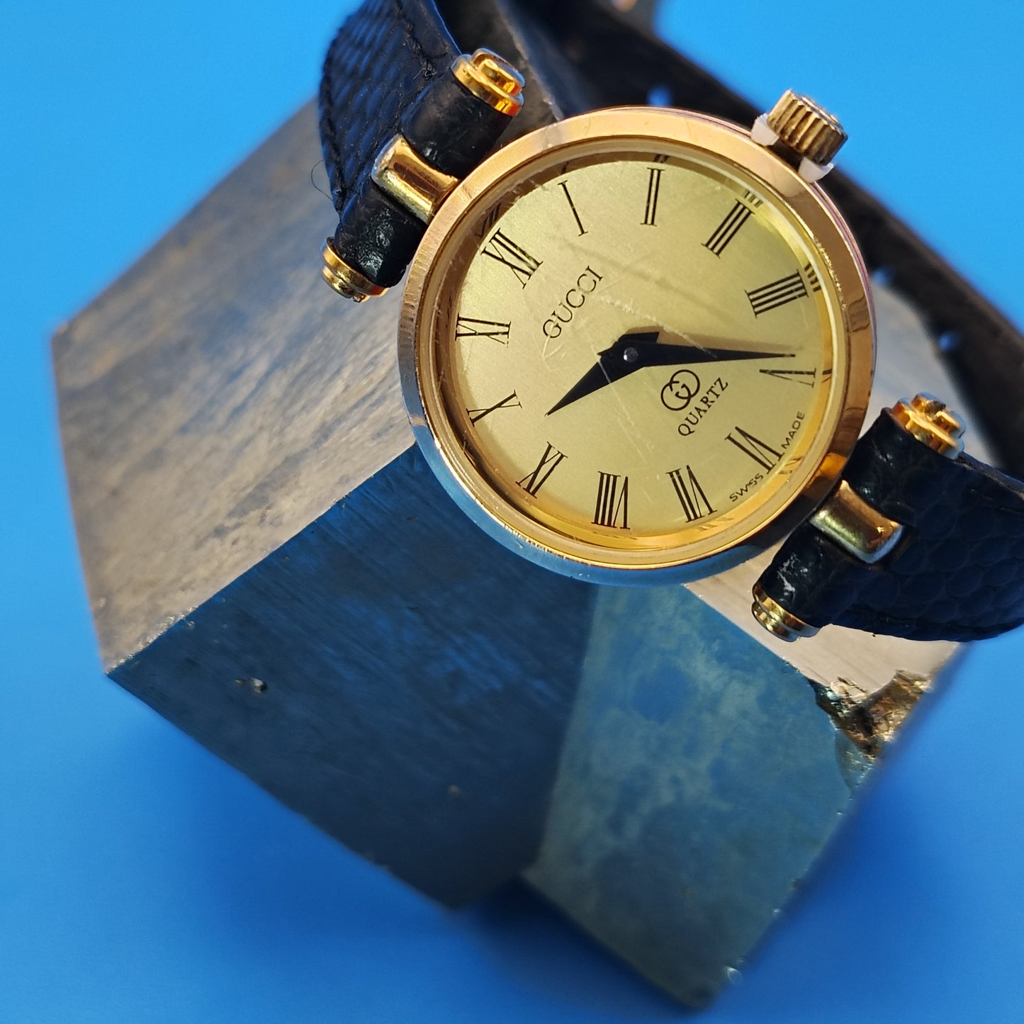 Vintage 1987 Gucci 4.85 Authentic Swiss Made 21mm Women's Luxury Quartz Watch Exotic Lizard Skin Band