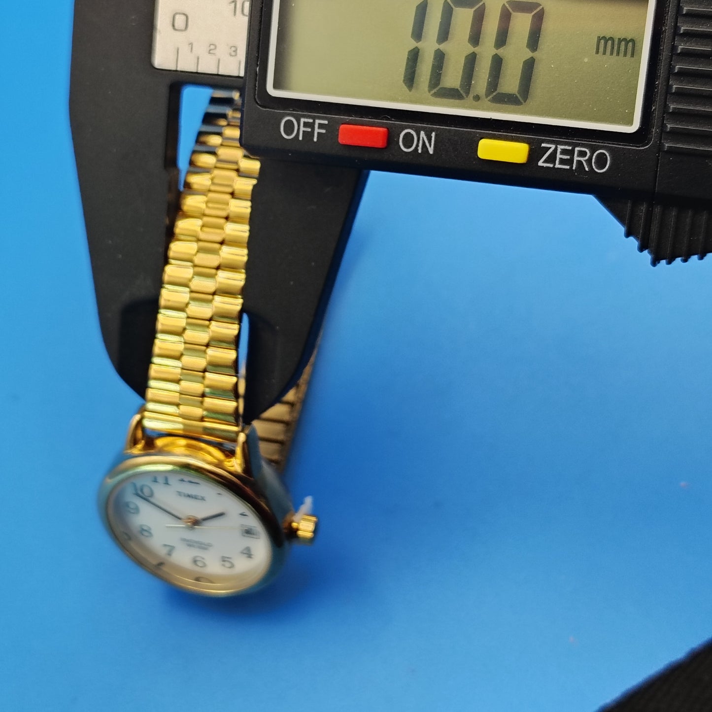 Vintage Timex Easy Reader Date 25mm Women's Gold Tone Quartz Watch New Stretch Bracelet size 6-8.5