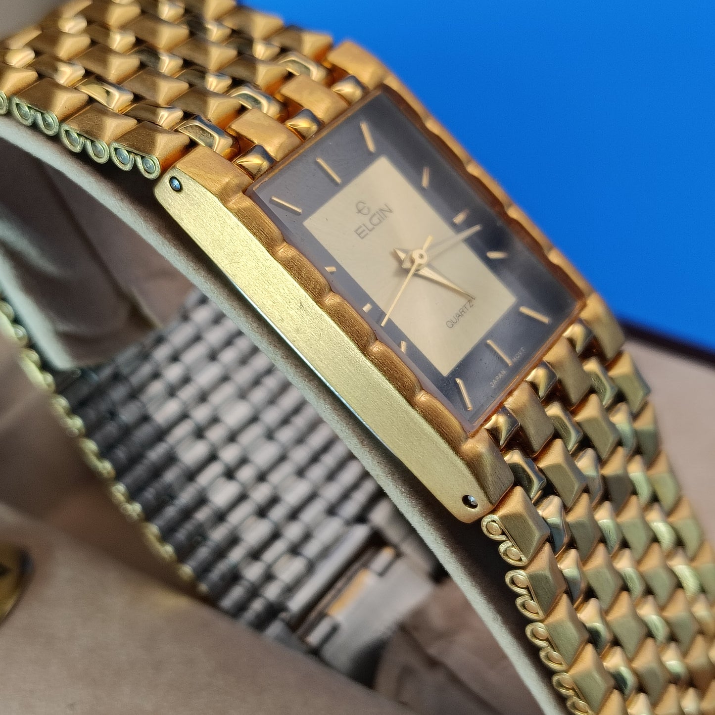 Rare Vintage 1984 Elgin Tank 32mm Mens Quartz Luxury Watch Full Set Box Papers NOS New