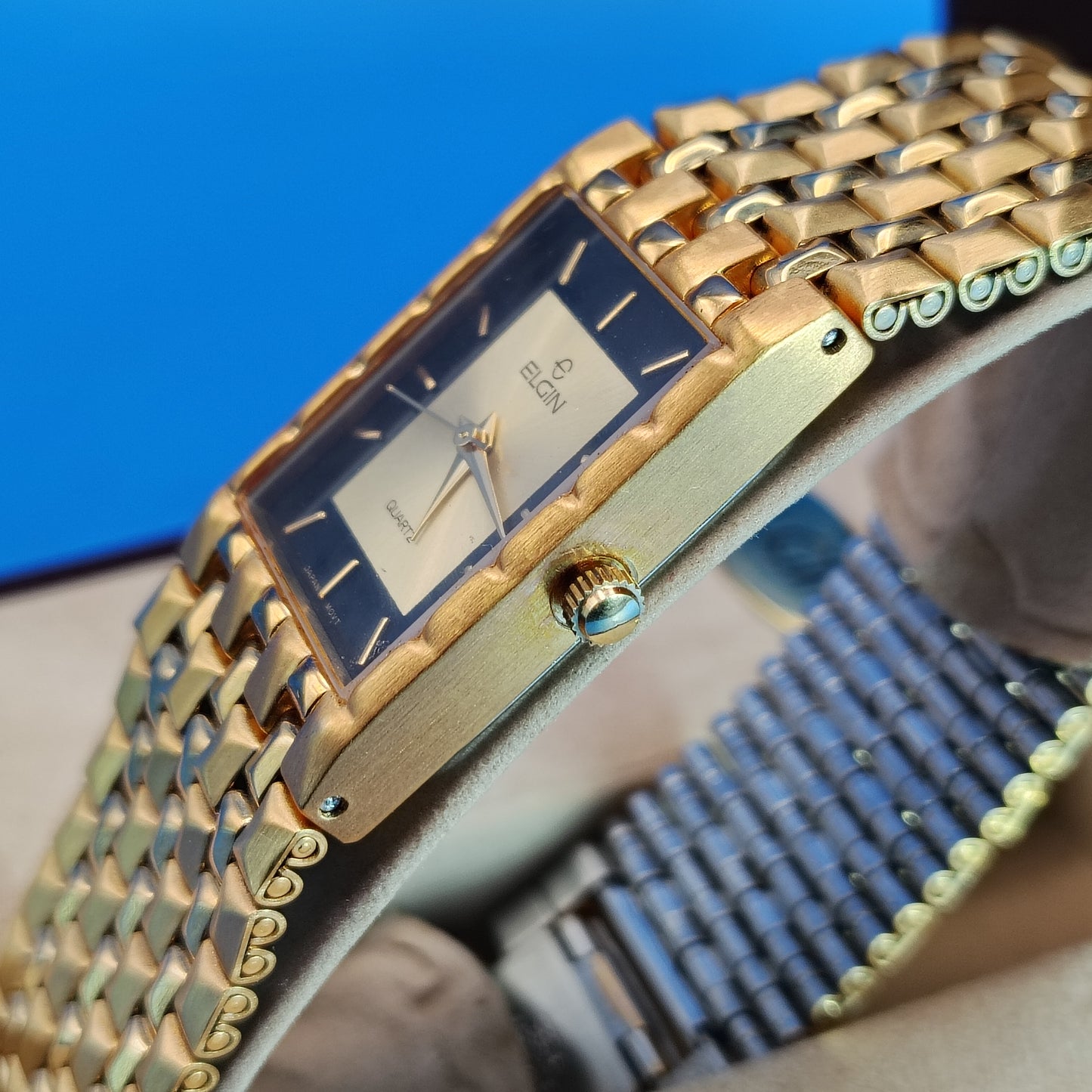 Rare Vintage 1984 Elgin Tank 32mm Mens Quartz Luxury Watch Full Set Box Papers NOS New