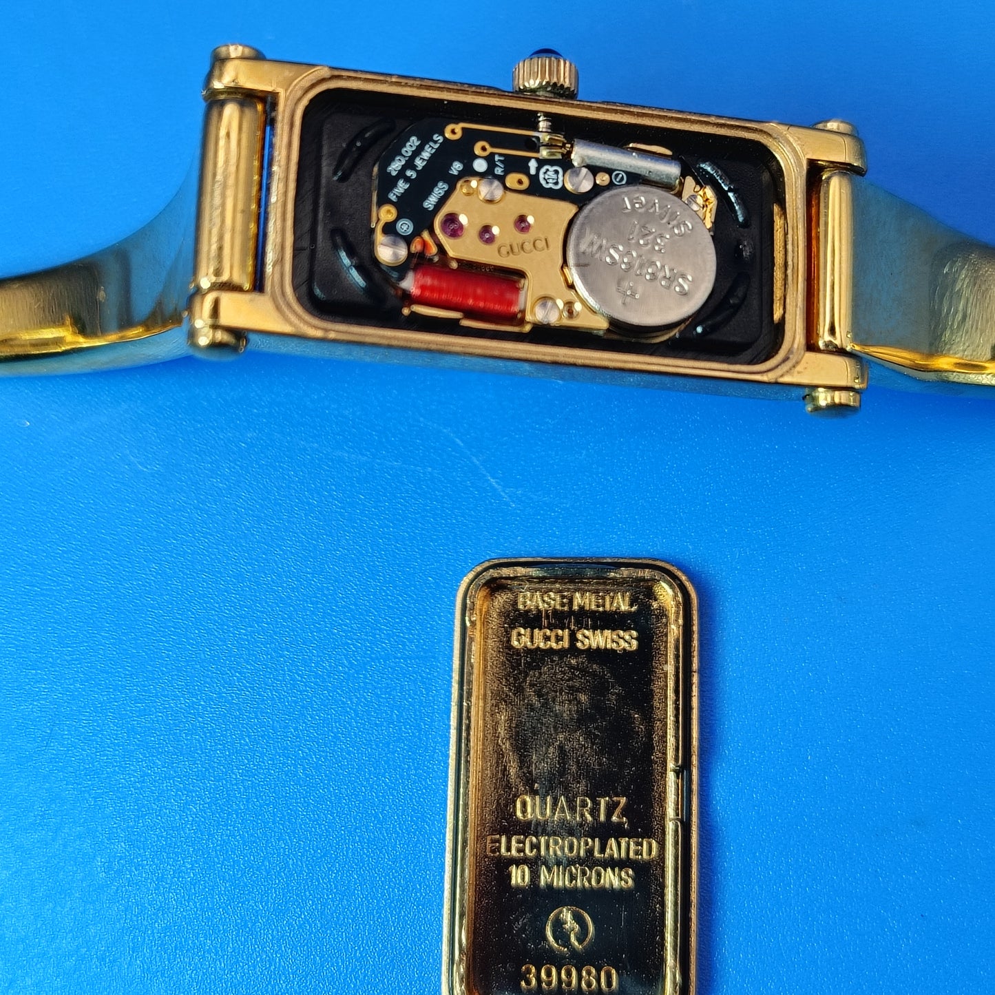 Vintage 1992 Gucci 1500L Mother of Pearl Authentic Swiss Made 24mm Women's Quartz Luxury Bangle Watch NEW