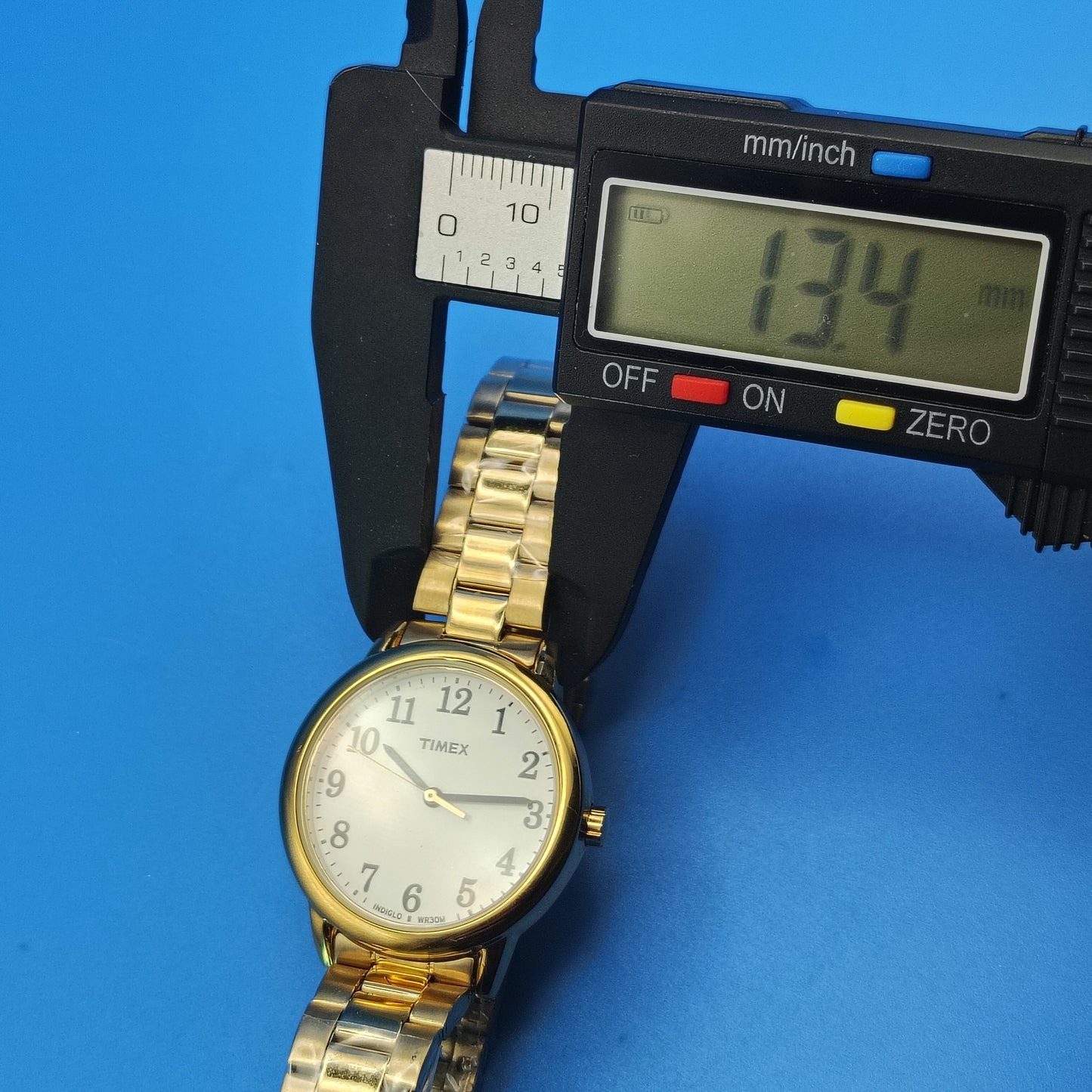 New Vintage 1998 Timex Easy Reader 25mm Women's Quartz Watch New Old Stock Gold Stainless Steel Bracelet