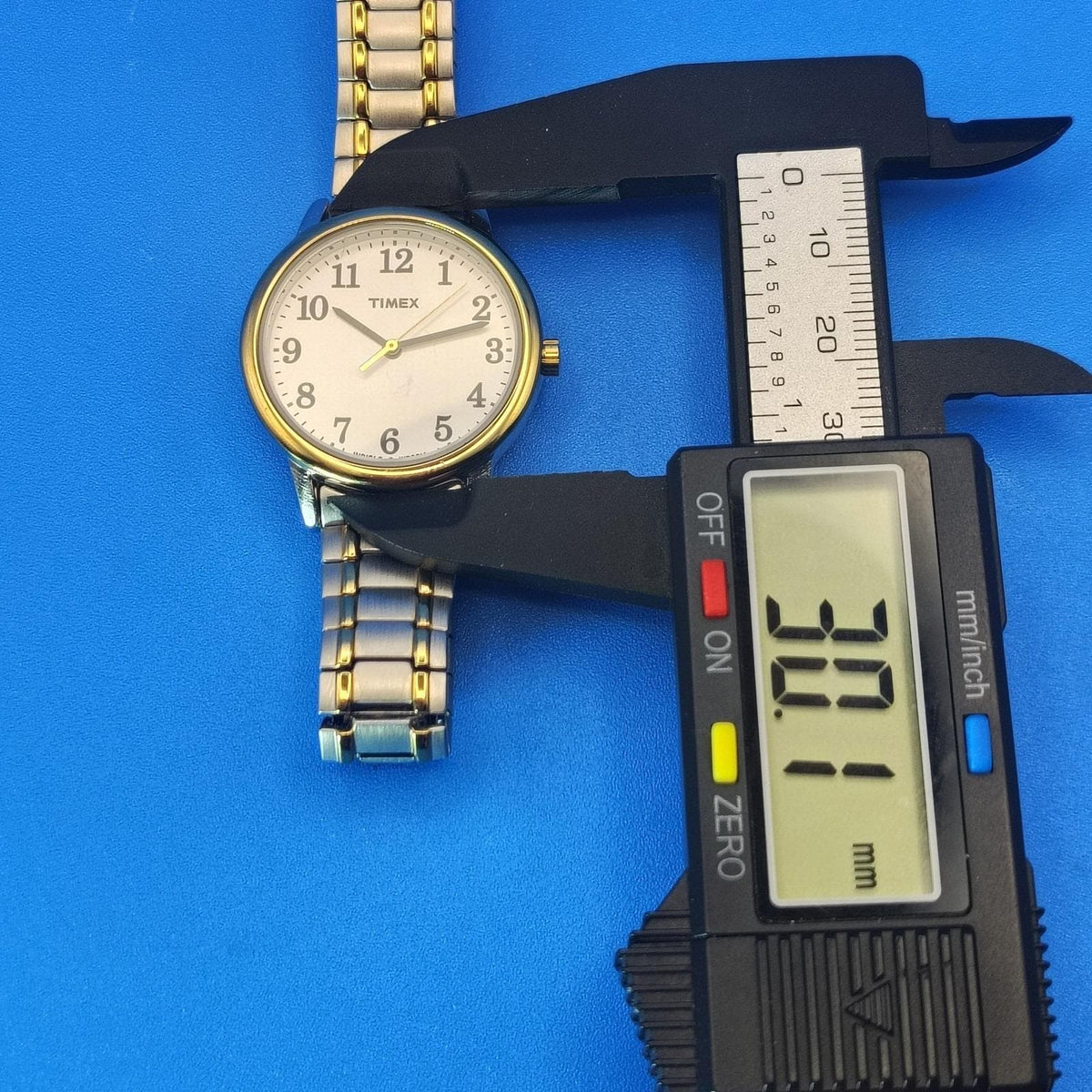 Vintage 2015 Timex INDIGLO Easy Reader Two Tone Women's Quartz Watch Near Mint