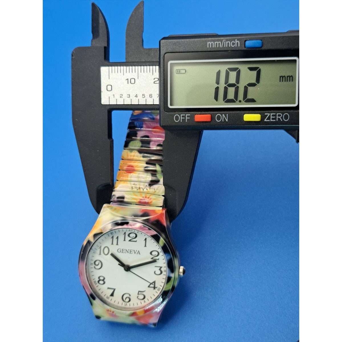 Vintage 2015 Geneva Floral Motif 32mm Women's Quartz Watch Restored