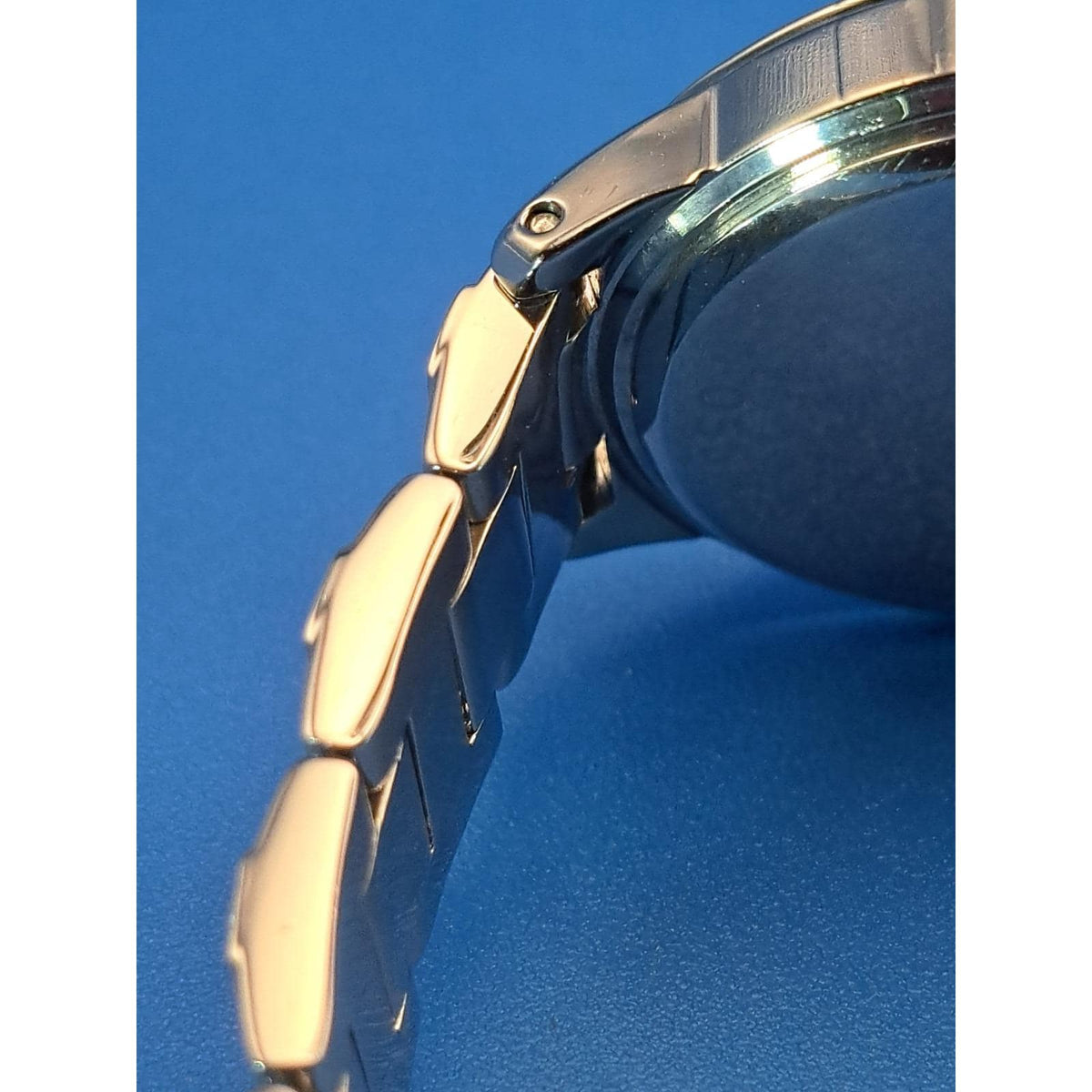 Vintage 2007 Fossil Mother of Pearl Crystal 34mm Women's Quartz Watch Restored