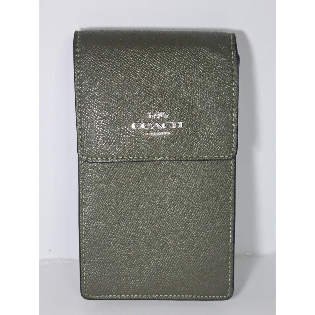 Vintage 2017 Coach Olive Green Crossgrain Leather Phone Wallet Clutch Luxury Bag