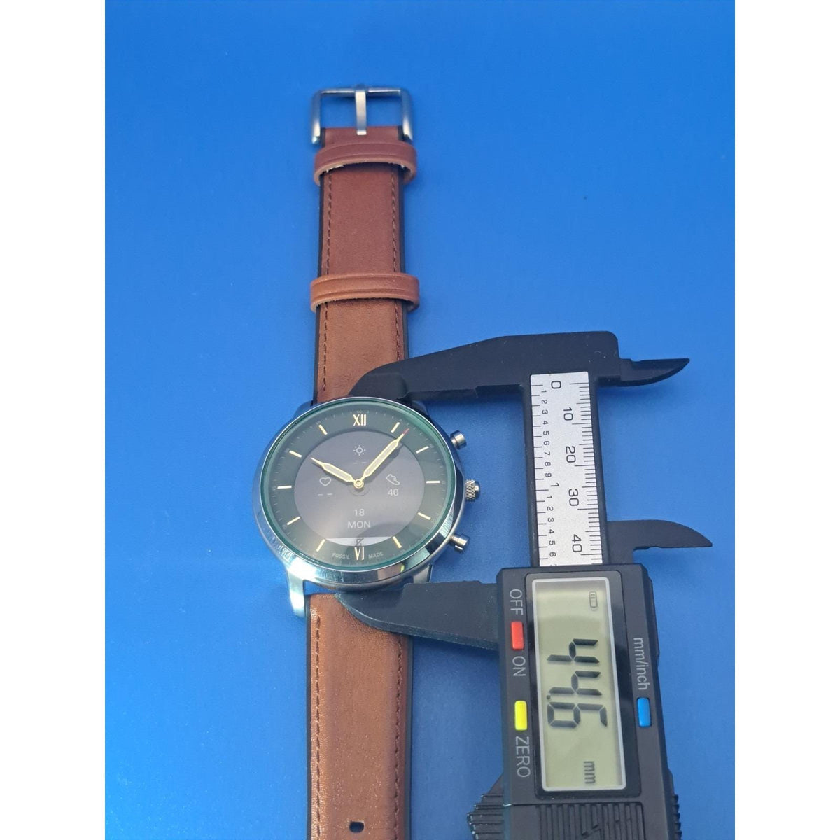 2020 Fossil Nuetra HR 45mm Mens Hybrid Smartwatch W/Charger Mint Condition