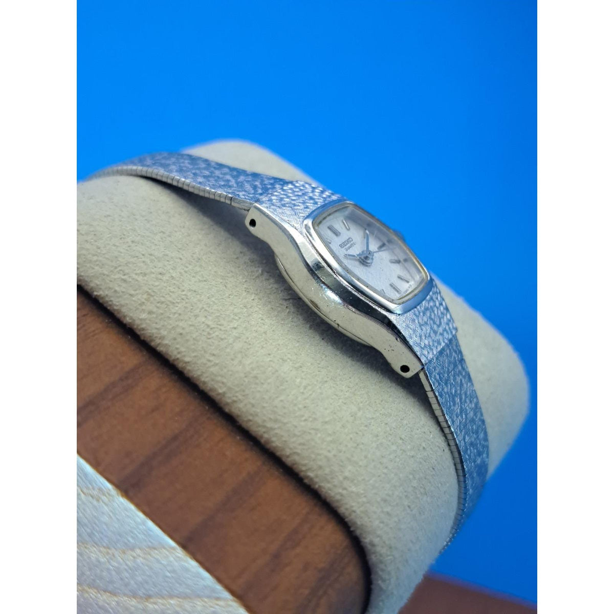 Vintage 1984 Seiko Cocktail Petite Women's 15mm Quartz Dress Watch Restored