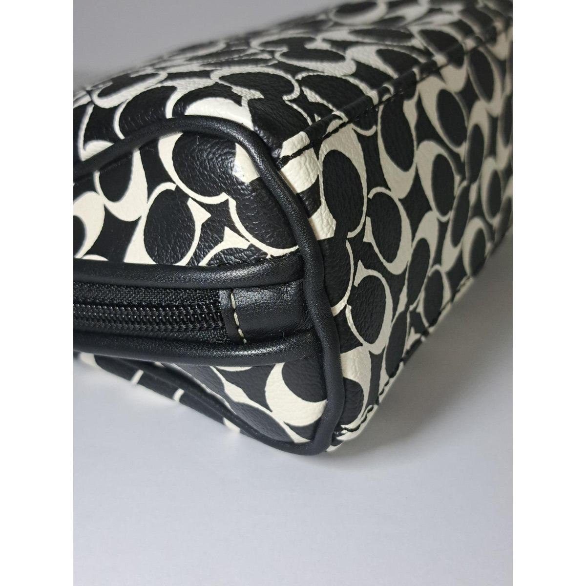 Vintage 2015 Coach Signature Stripe Women's Luxury Cosmetic Bag Fully Restored