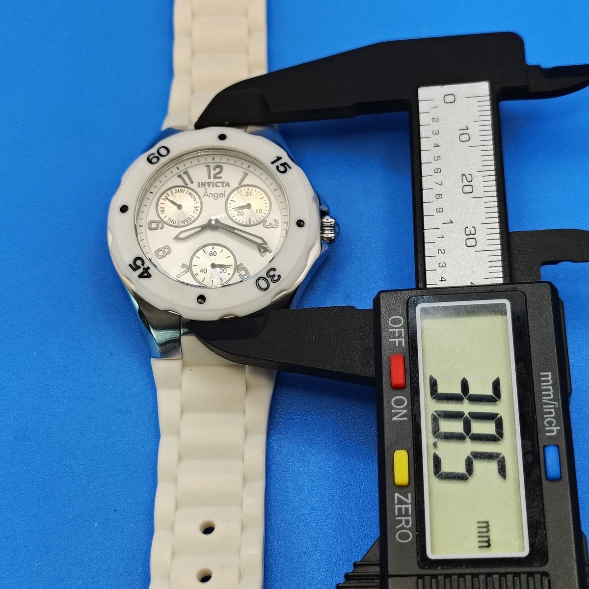 Vintage 2010 Invicta Angel Day-Date Chronograph Style Swiss Made 38mm Women's Quartz Watch