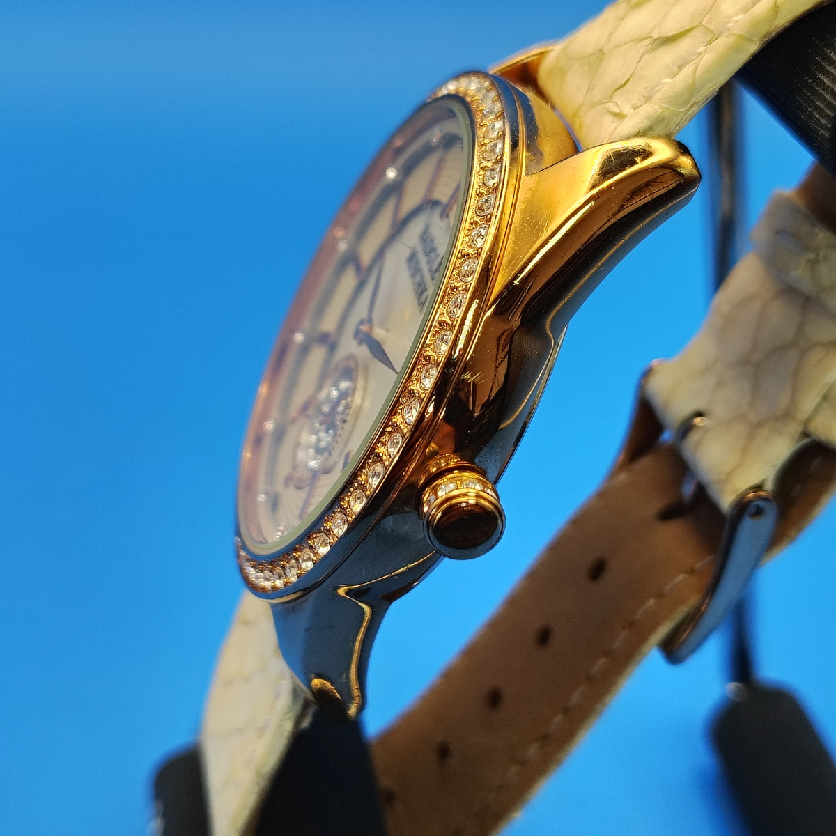 Vintage 2006 Bradgley Mischka Mother of Pearl 40mm Womens Luxury Watch Snake Skin Strap