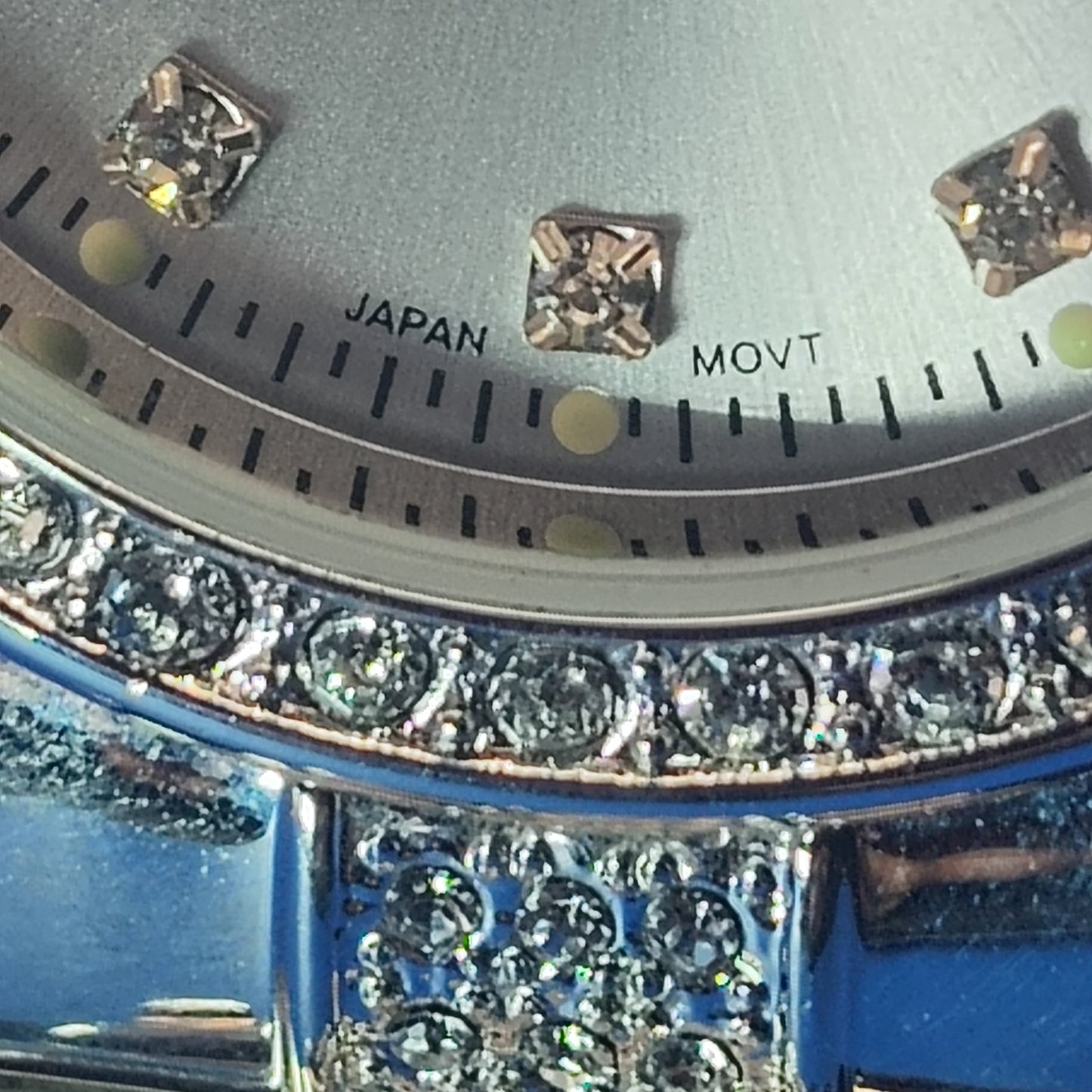 Vintage 2014 Jean Paul NY Date Crystal Bezel 35mm Women's Quartz Watch *Mint