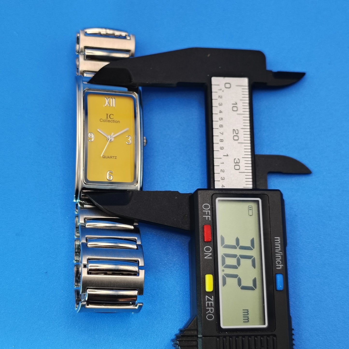 New! Vintage 2001 IC Collection Tank Mens/Unisex 36mm Quartz Dress Watch NOS