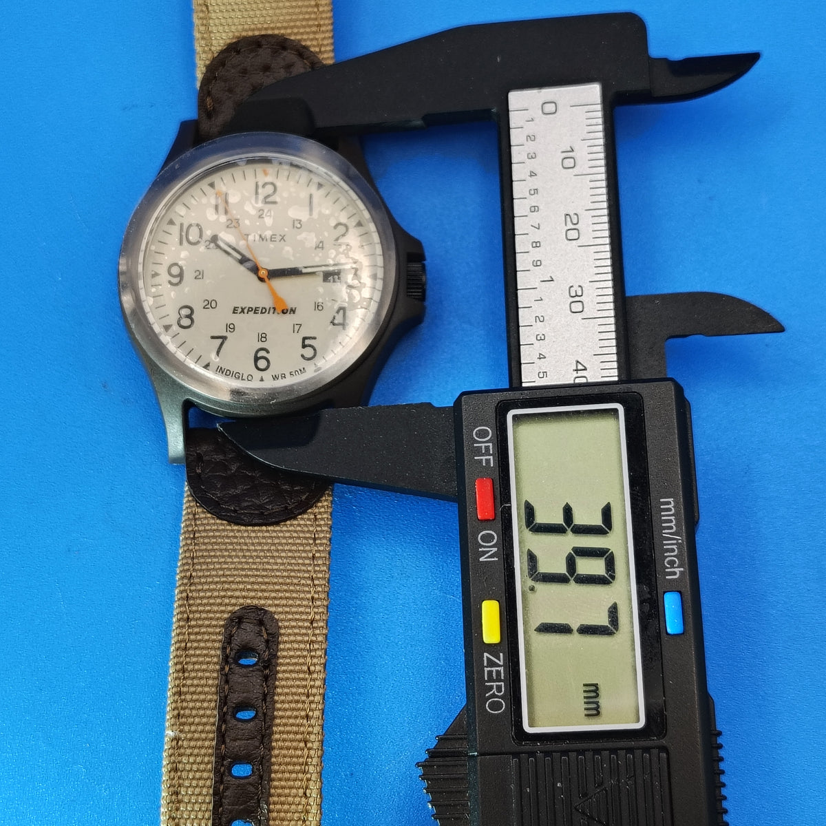 New! 2018 Timex Expedition Indiglo Date 40mm Mens Quartz Field Watch NOS (new old stock)