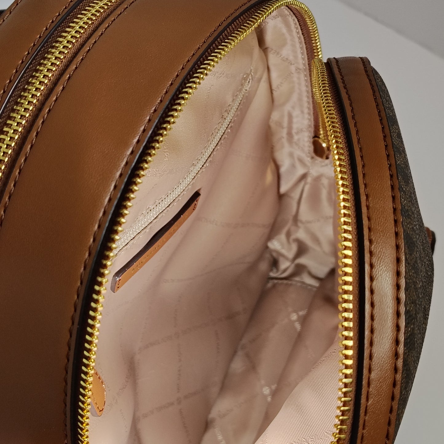 2020 Michael Kors Abbey Medium Logo Monogram Women's Backpack Bag Mint Condition