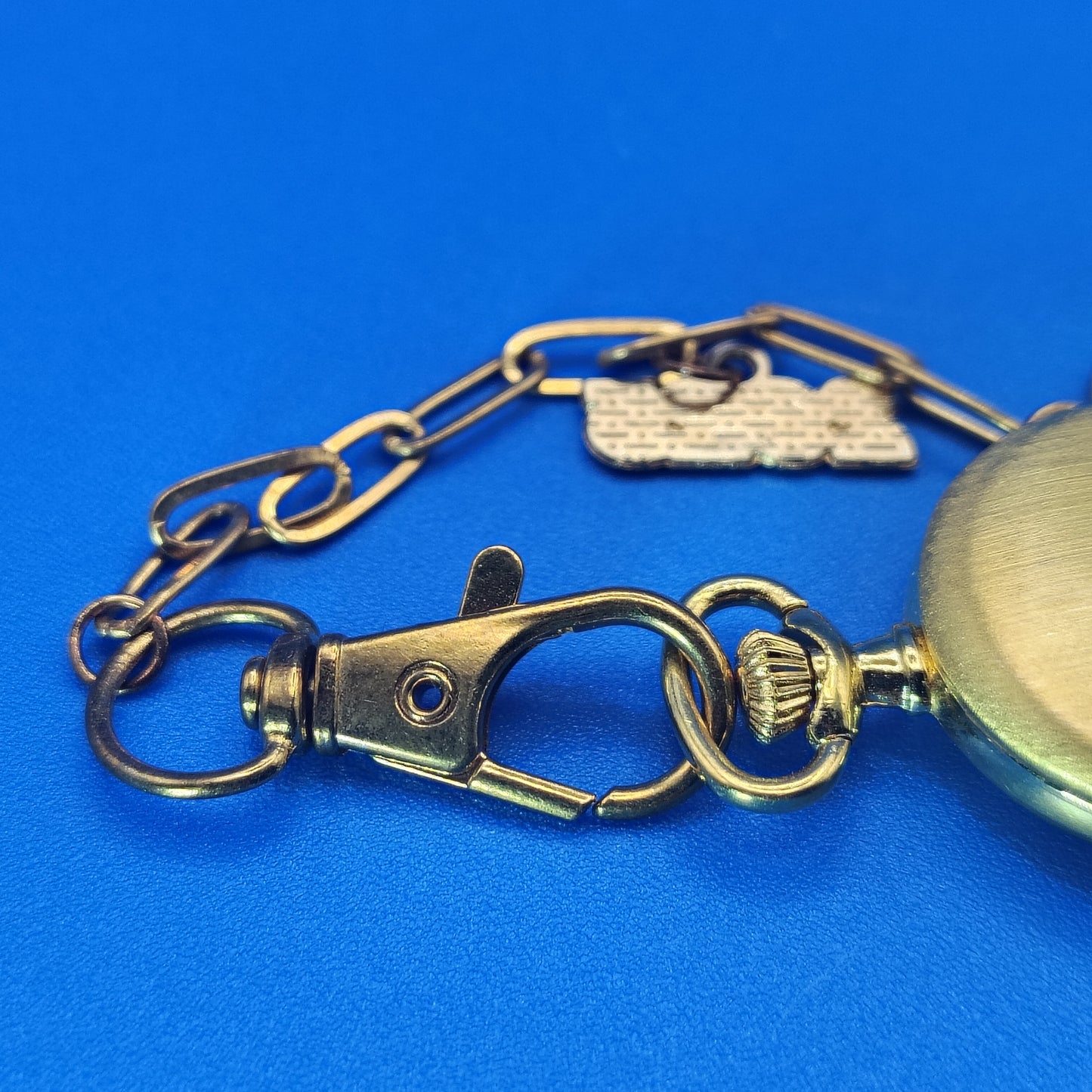 Vintage 1997 Elvis Licensed 34mm Women's Quartz Pocket Watch Heart Seconds Charm