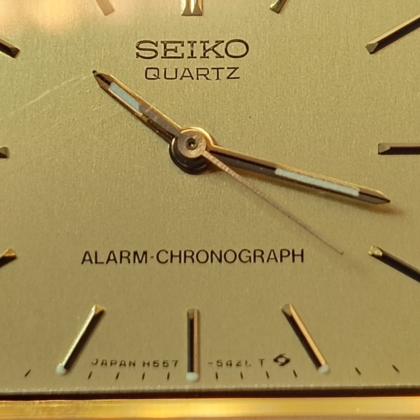 Vintage 1984 Seiko H557-5319 Ana-Digi Dual Time Chronograph Mens Quartz Watch