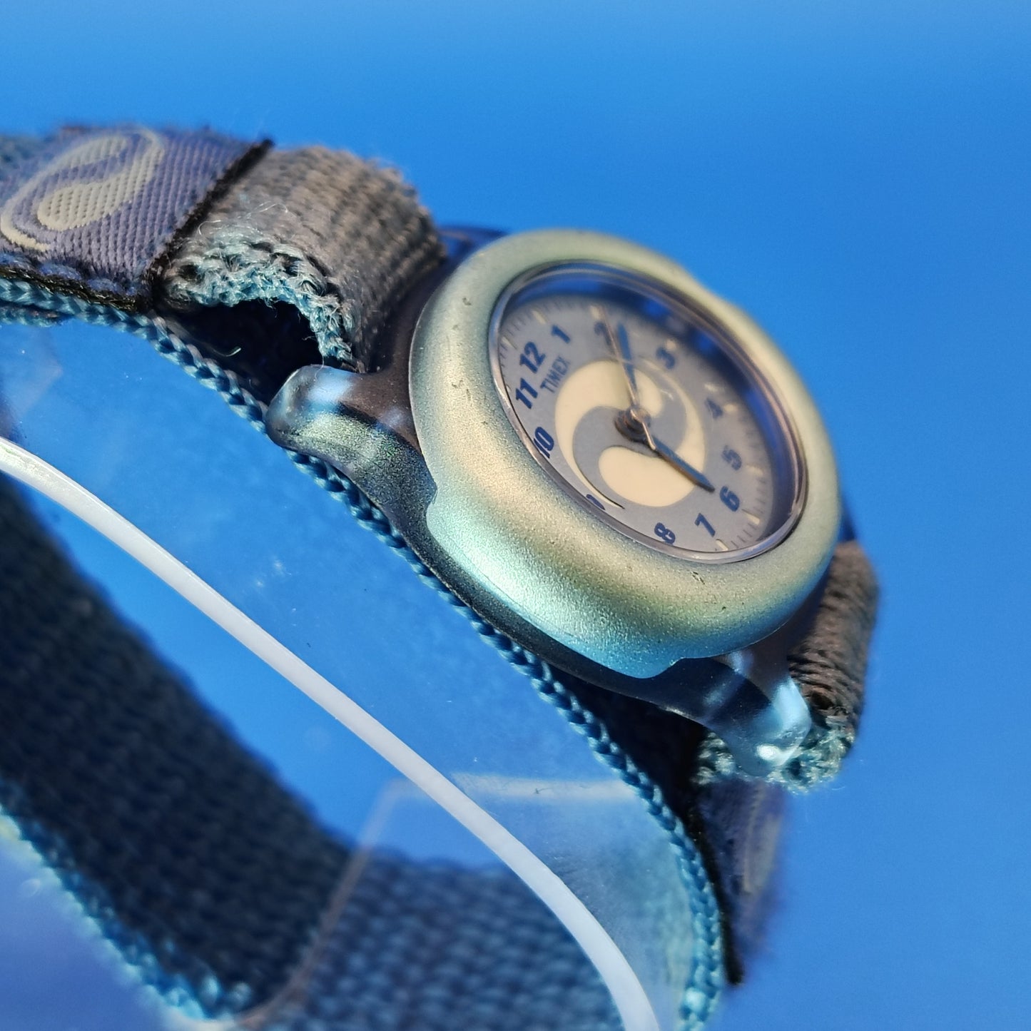 Vintage 2001 Timex Swirl Women's/Youth 31mm Quartz Sports Watch Nylon Strap