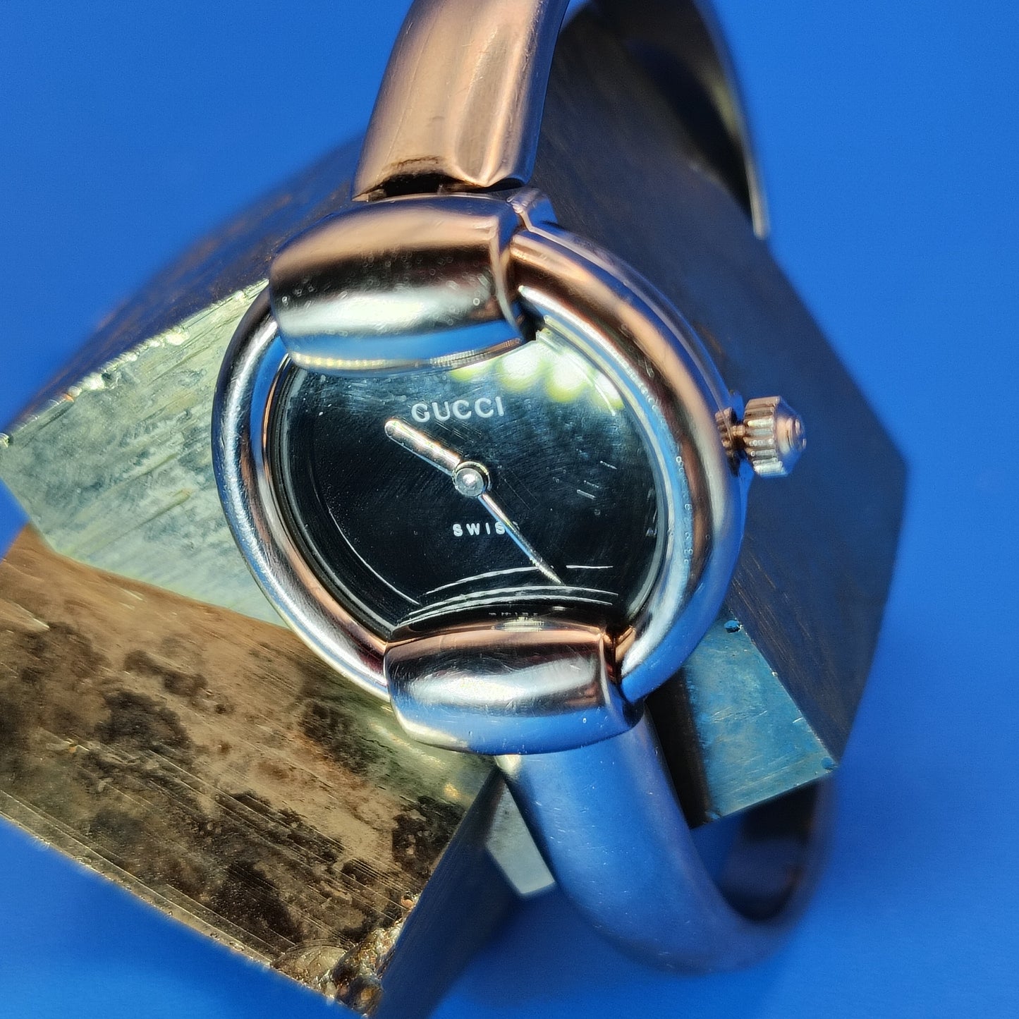 Vintage 1994 Authentic Gucci 1400L Swiss Women's Quartz Bangle Luxury Watch Restored