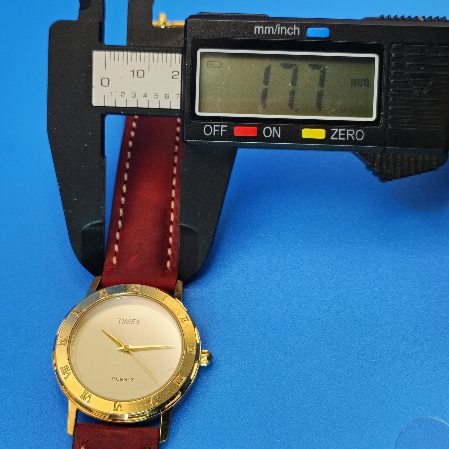 Vintage 1995 Timex Roman Numeral Mens Unisex 32mm Quartz Dress Watch New Strap