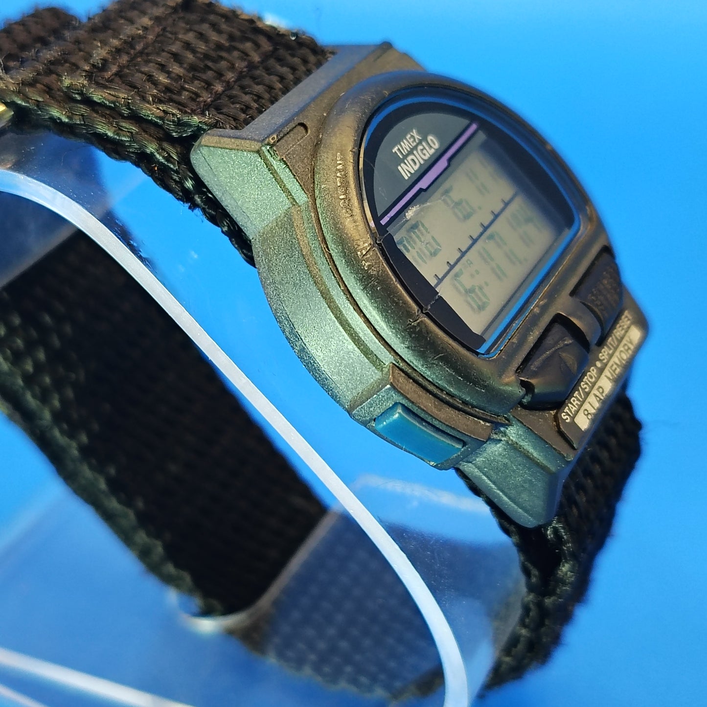 Vintage 1994 Timex Triathlon Indiglo 38mm Mens Quartz Retro Digital Sport Watch