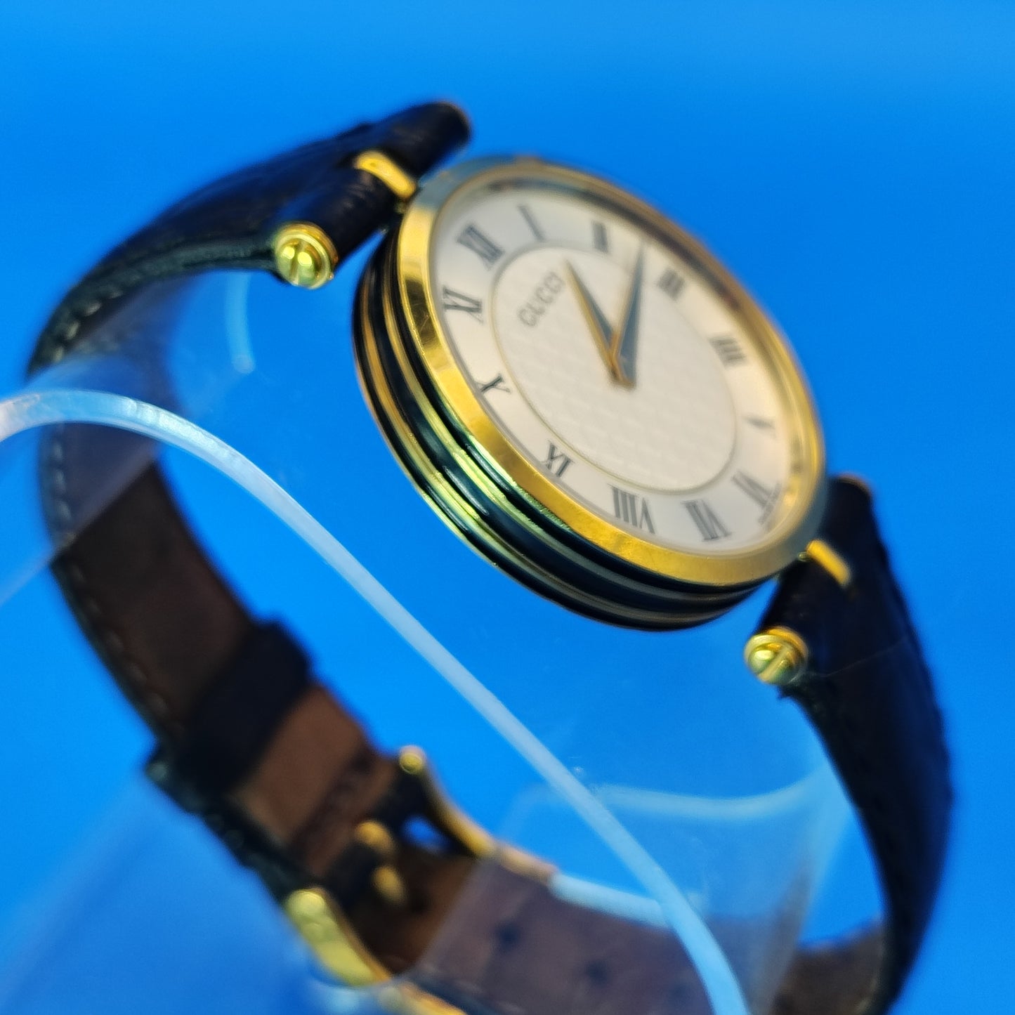 Vintage 1993 Gucci 3000M Swiss Made Mens Luxury Quartz Watch Exotic Lizard Skin Band Fully Resored