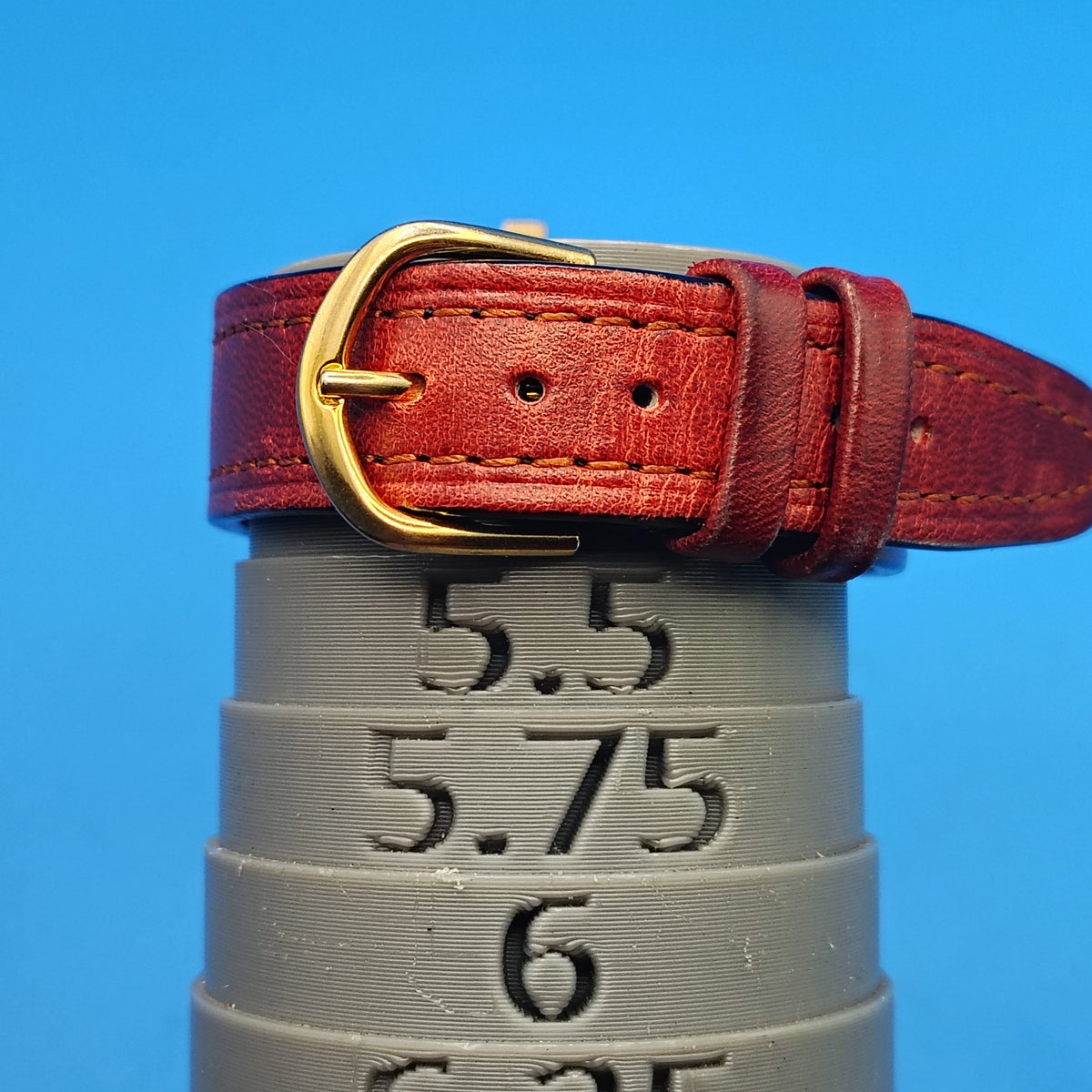 Vintage 2006 Canada Maple Leaf Japan Movt Leather 34mm Unisex Quartz Watch Clearance