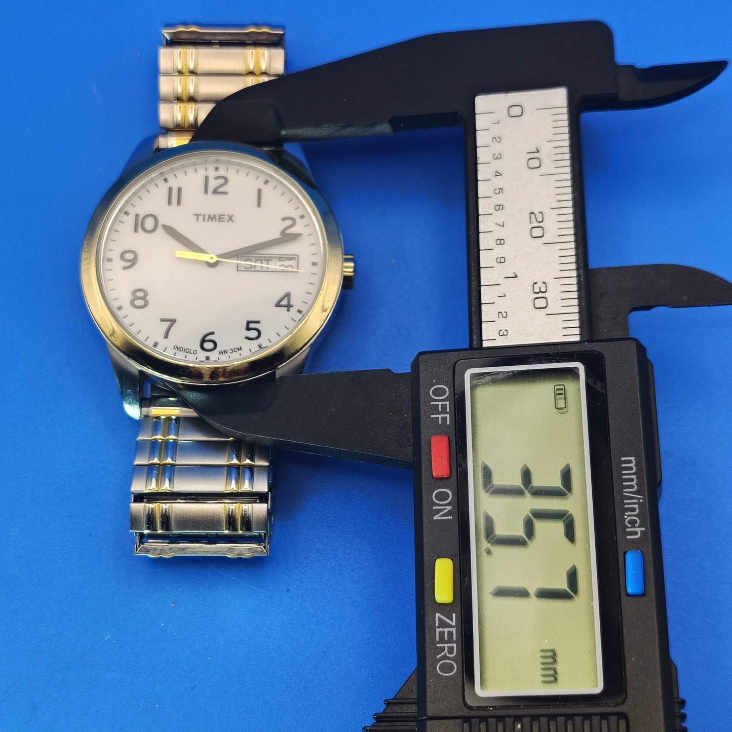 Vintage 2014 Timex Indiglo Day-Date 35mm Mens Quartz Two Tone Dress Watch