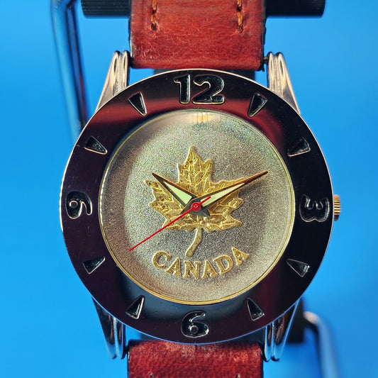 Vintage 2006 Canada Maple Leaf Japan Movt Leather 34mm Unisex Quartz Watch Clearance