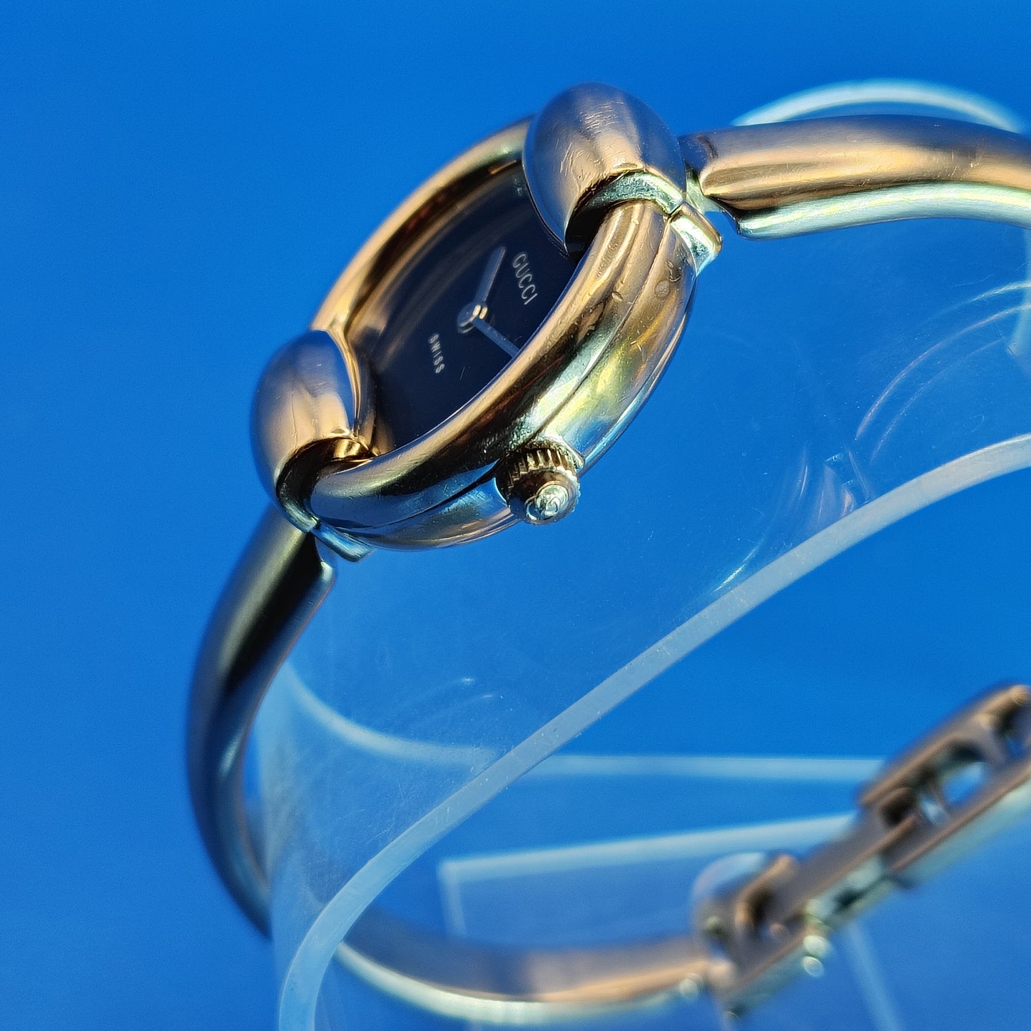 Vintage 1994 Authentic Gucci 1400L Swiss Women's Quartz Bangle Luxury Watch Restored