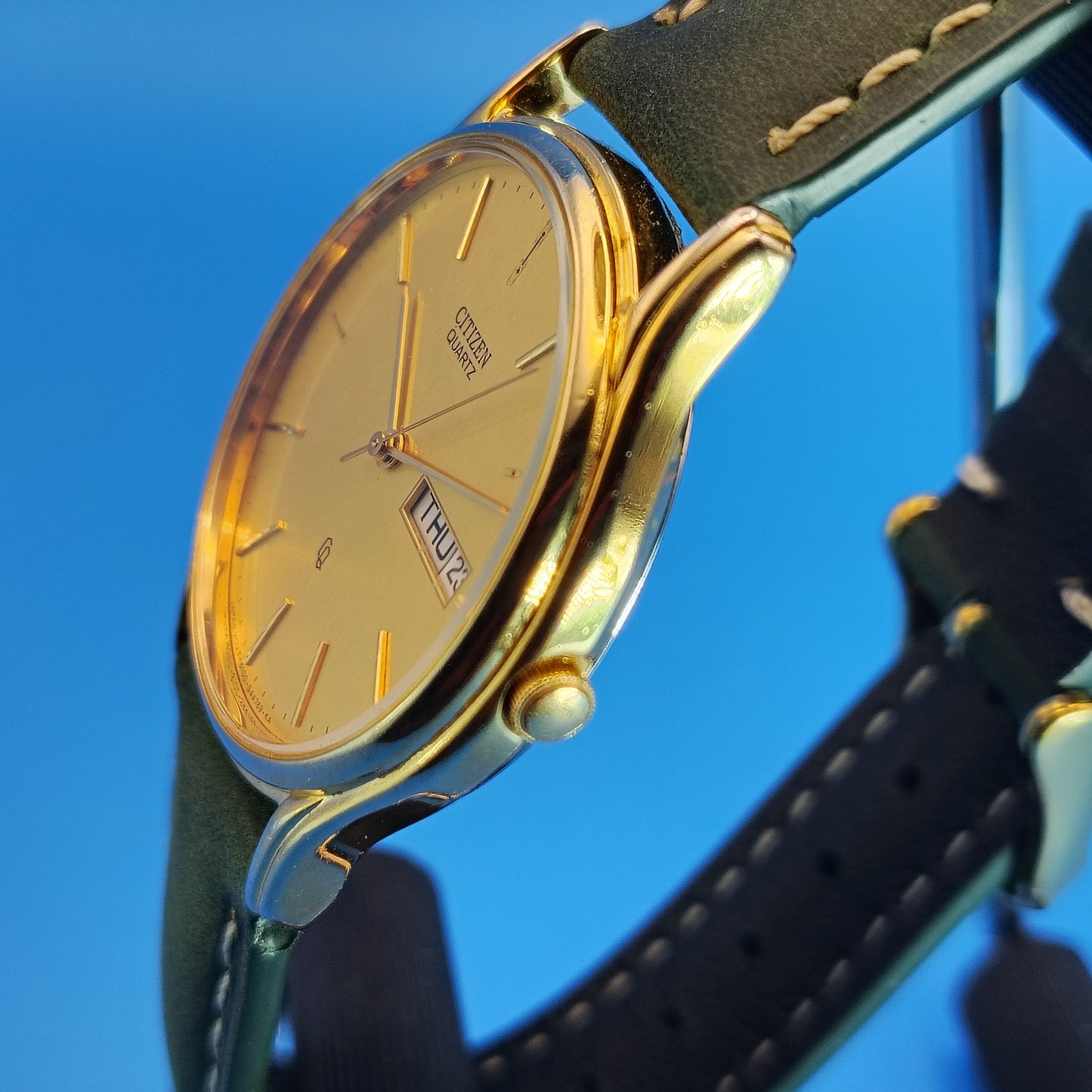 Vintage 1988 Citizen Day-Date 32mm Mens Quartz Watch New Strap Missing Indicies