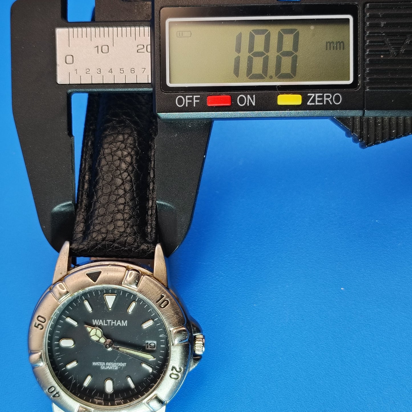 Vintage 1998 Waltham Diver Style 36mm Mens Quartz Watch New Leather Strap Resto
