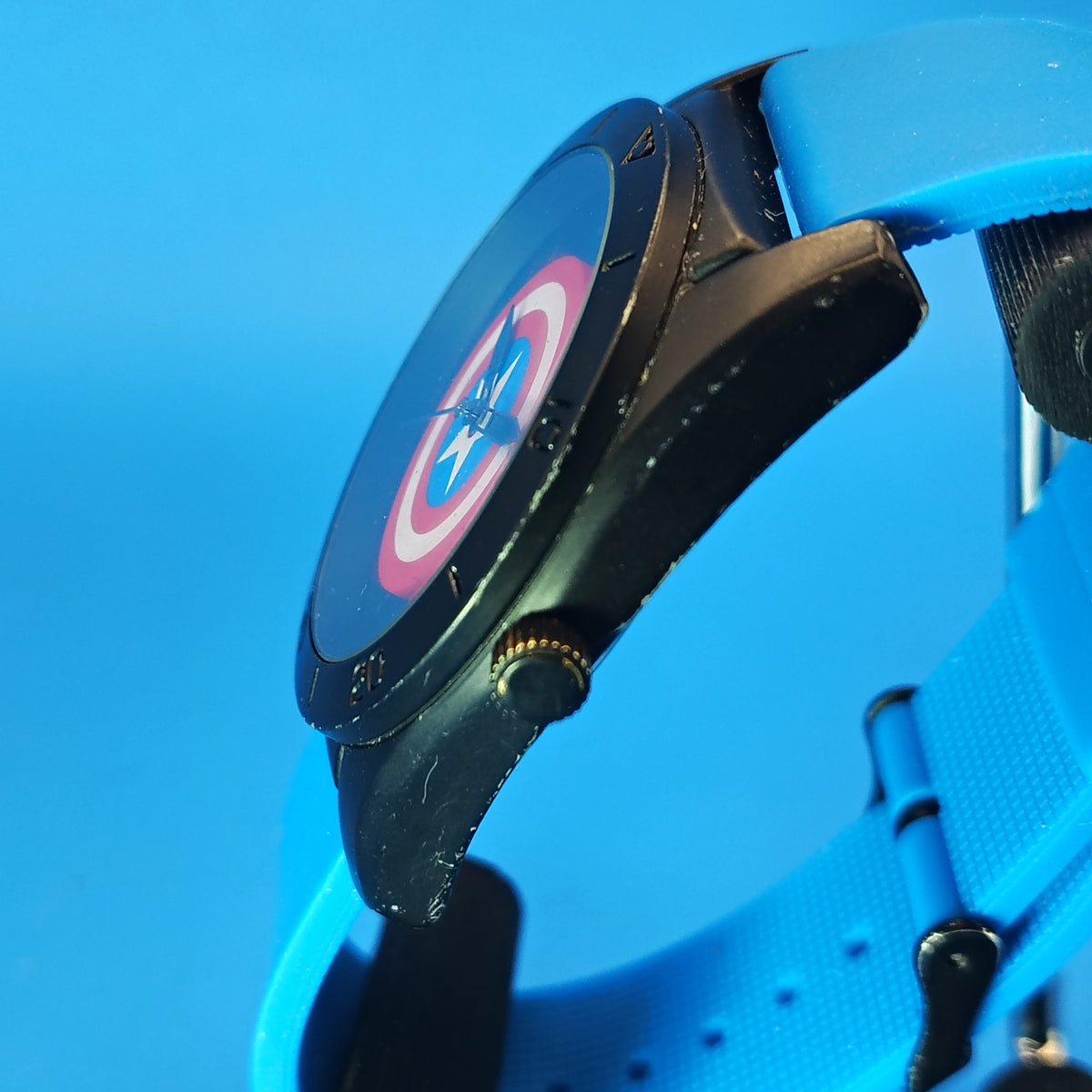 Vintage 2012 Marvel Captain America 41mm Mens Quartz Watch Rubber Strap Restored