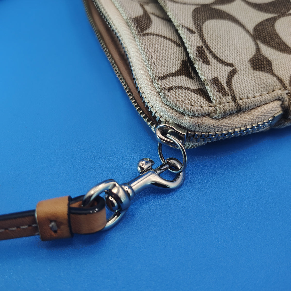 Vintage 2008 Authentic Coach Signature Canvas Women's Luxury Wristlet Wallet Bag Restored