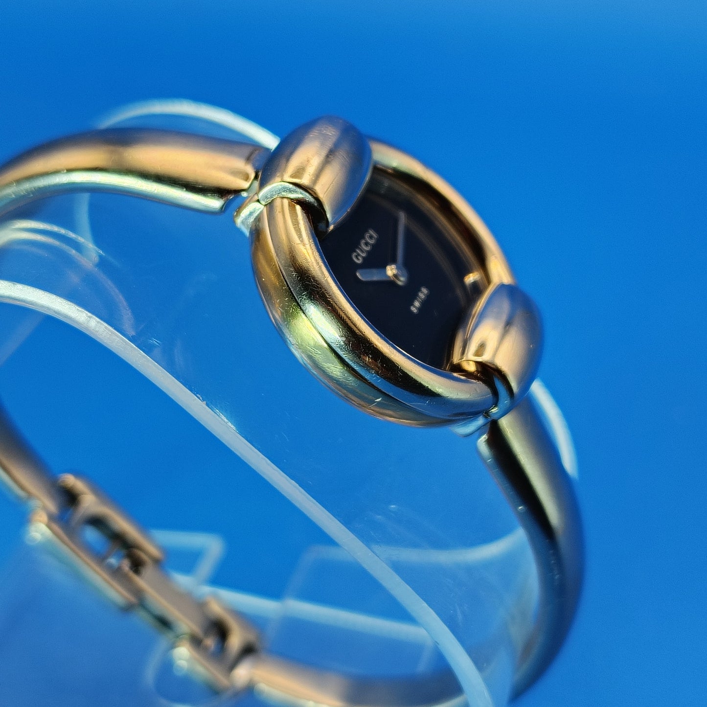 Vintage 1994 Authentic Gucci 1400L Swiss Women's Quartz Bangle Luxury Watch Restored