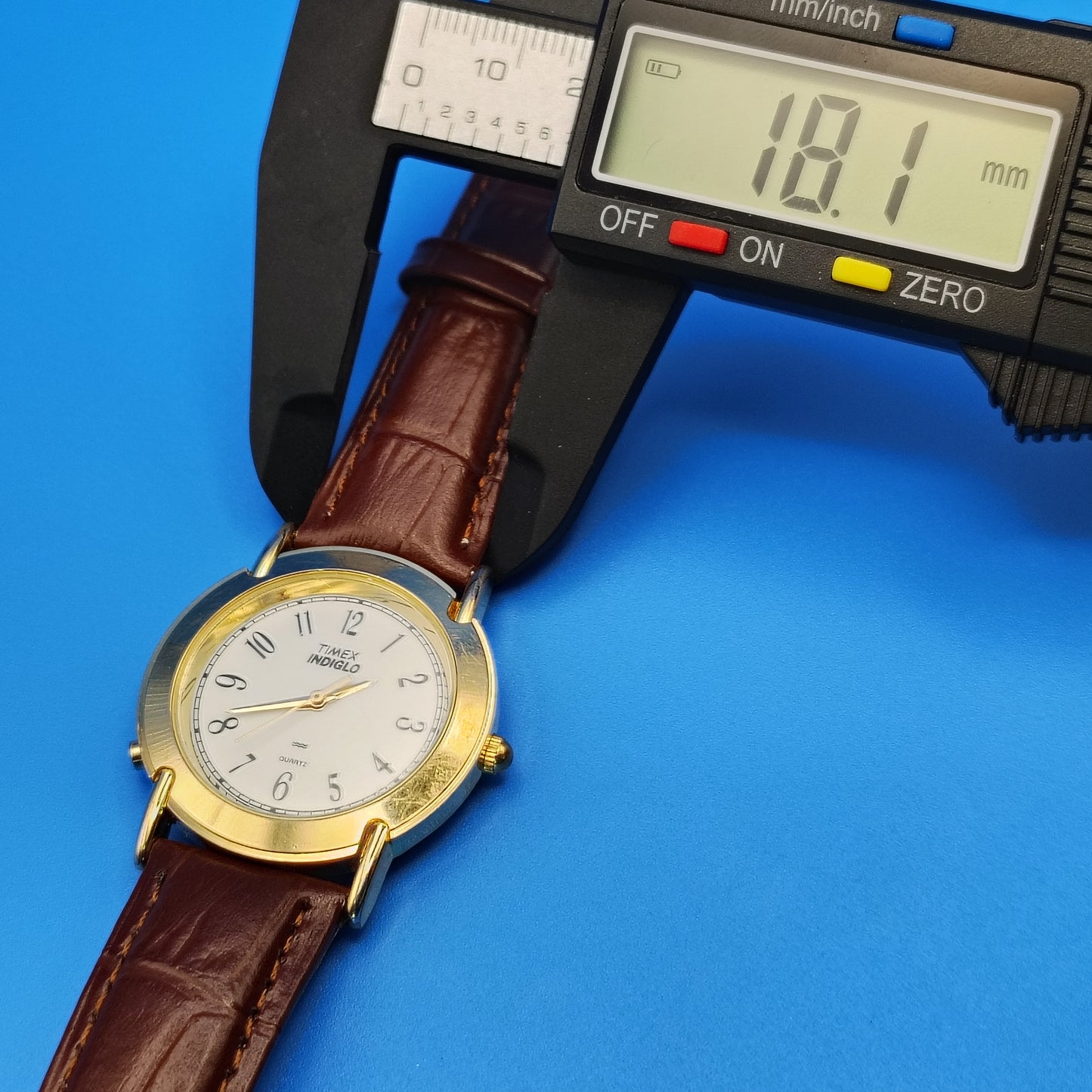 Vintage 1992 Timex Indiglo 33mm Women's Quartz Watch Genuine Leather Band