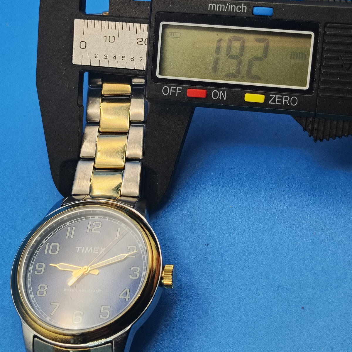 Vintage 2006 Timex 38mm Two Tone Mens Quartz Dress Watch Stainless Steel