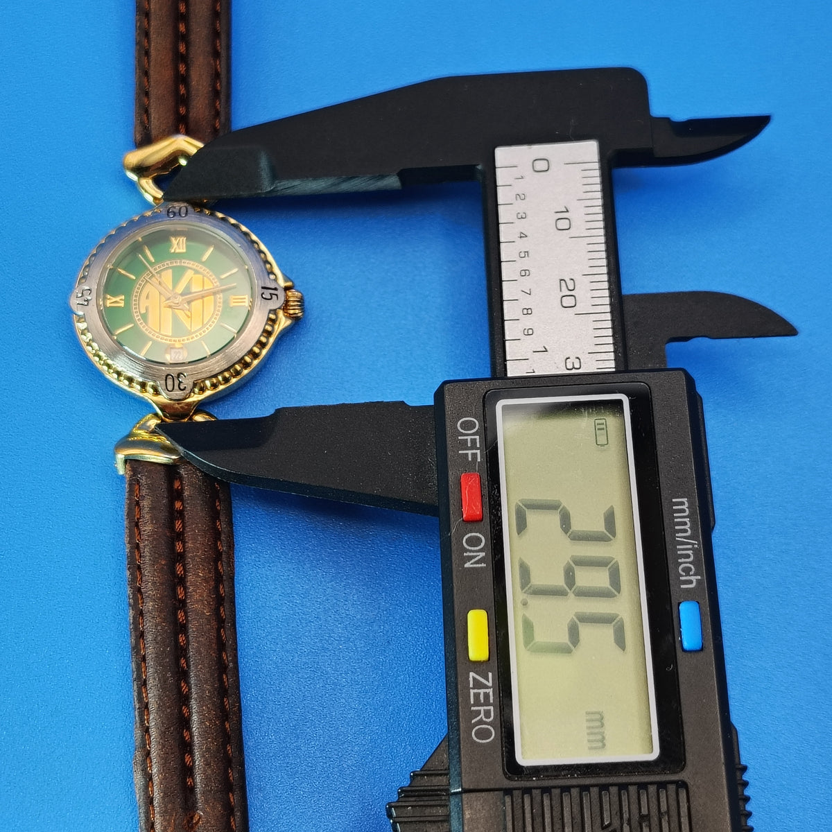 Vintage 1995 AKII Emerald Green Date Swiss Movement Women's Quartz Watch